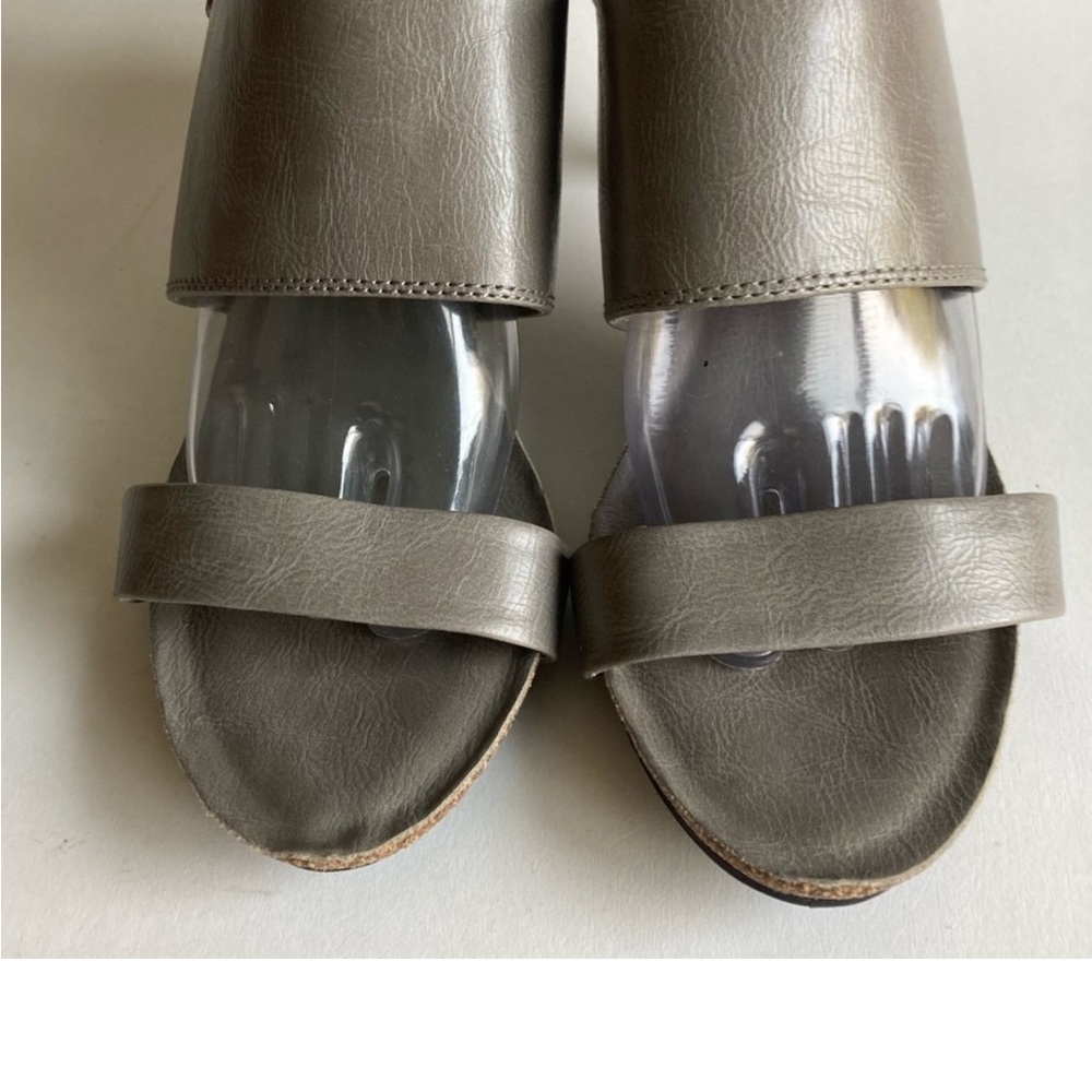 SIMPLY VERA VERA WANG GREY LEATHER HEELED SLINGBACKS SZ 10 PRELOVED IN VERY GOOD - Picture 5 of 16